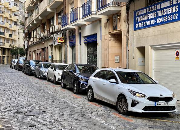 El Ayuntamiento refuerza la carga y descarga en el Centro, a petición de Huelva Comercio