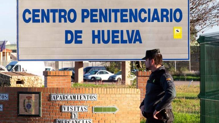 Encausan a una enfermera de la cárcel de Huelva por el supuesto envenenamiento de 7 compañeros