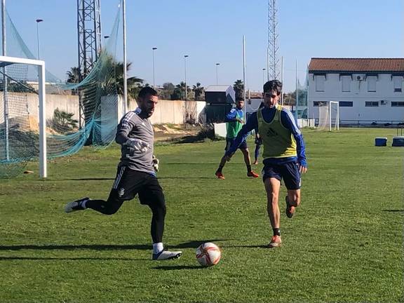 Más positivos en el Recreativo: Alberto Gallego y otros dos jugadores