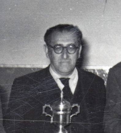 Nicolás Soler recoge uno de los numerosos torneos celebrados en Huelva