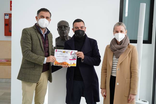El diseñador Joaquín Dogo y el escritor Daniel Blanco premios “Francisco Garfias”