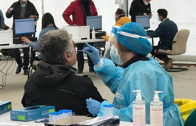 Huelva suma casi mil contagios y hay 67 personas hospitalizadas por Covid