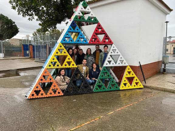 Profesores del departamento de matemáticas en la pirámide