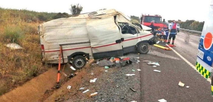 Estado en el que quedó la furgoneta siniestrada en la que viajaba Julie y Umi