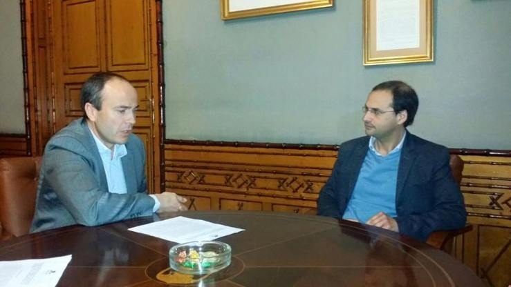 Mesa de la Ría toma la iniciativa y viaja hasta Cádiz para impulsar la conexión marítima con Huelva