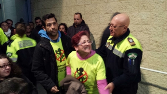 El Ayuntamiento de Isla Cristina rechaza retirar el ERE en un Pleno tenso