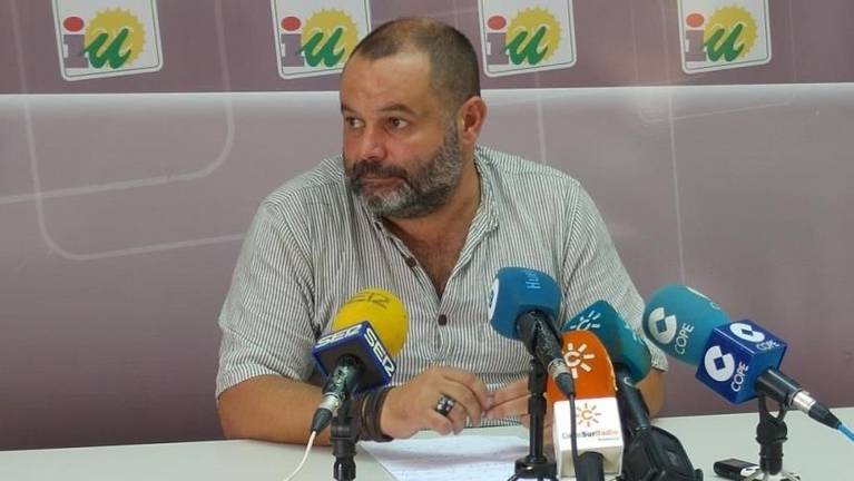 IU apela al “consenso” para definir el futuro de las balsas de fosfoyesos